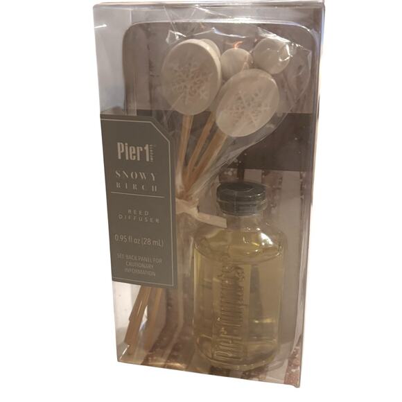 New Pier 1 Snowy Birch Reed Diffuser 0.95 Fl Oz Discontinued Pier One Imports - Picture 2 of 4